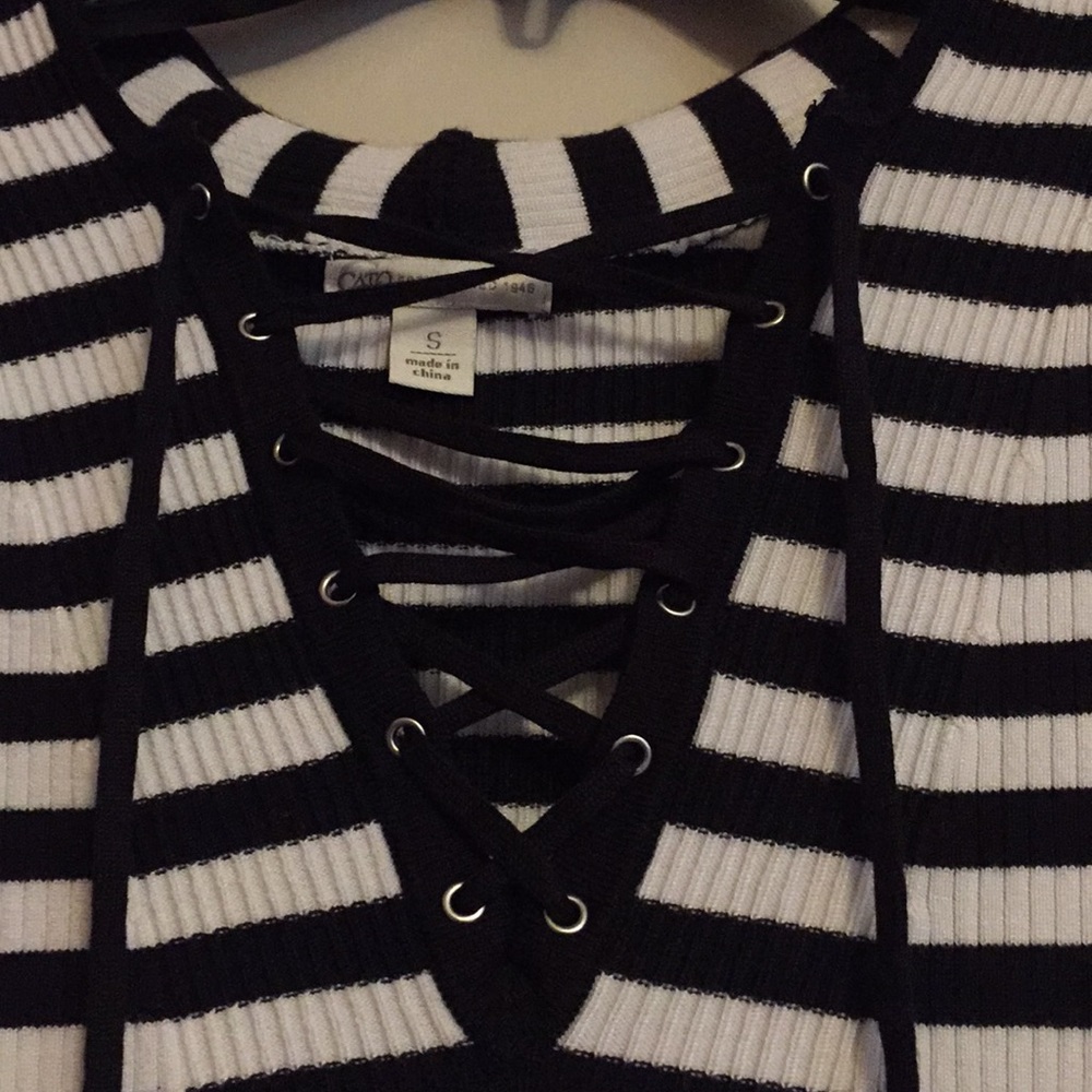 Sweaters - Picture 2 of 4